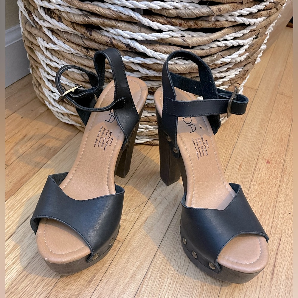 FRIDA  Faux wooden studded 5in. Sandals